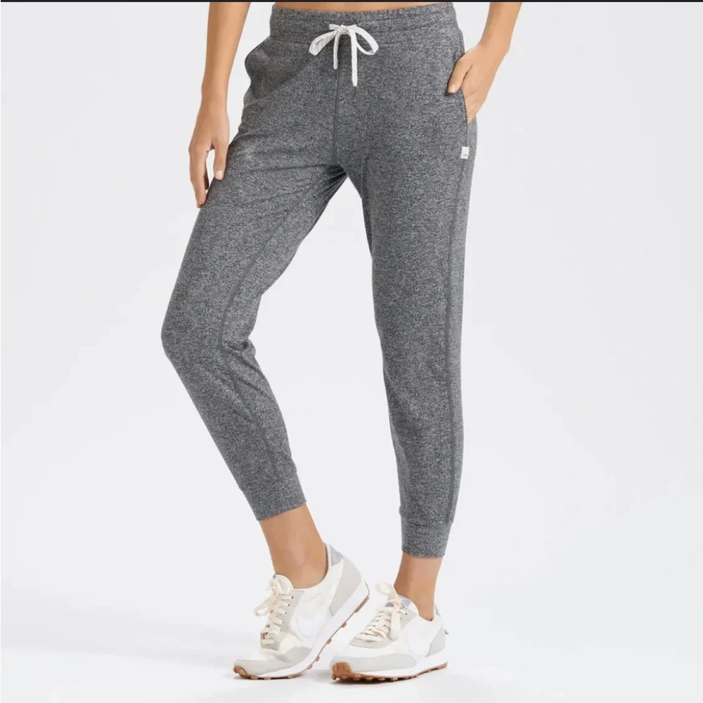 Vuori Performance Jogger- Heather Grey